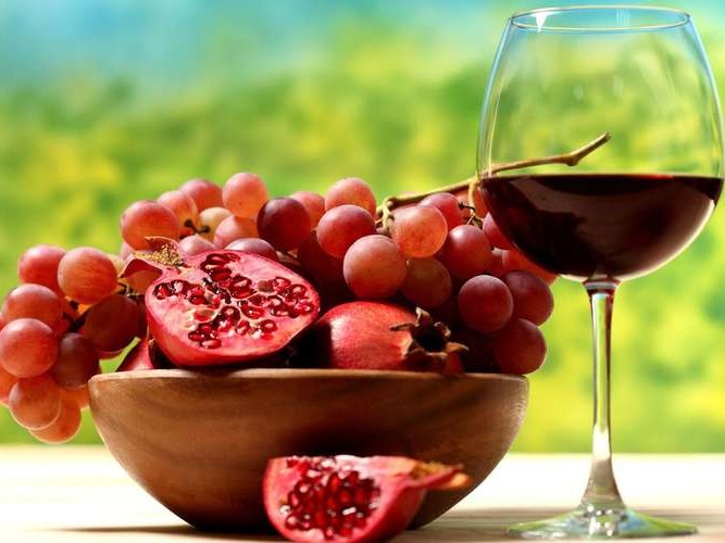 Минфин разъяснил ситуацию с запретом наименования «фруктовое вино»